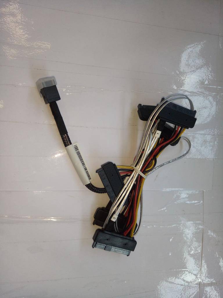 Lenovo Rack Server - RS160 (ThinkServer) CABLES INTERNAL - 00HV767