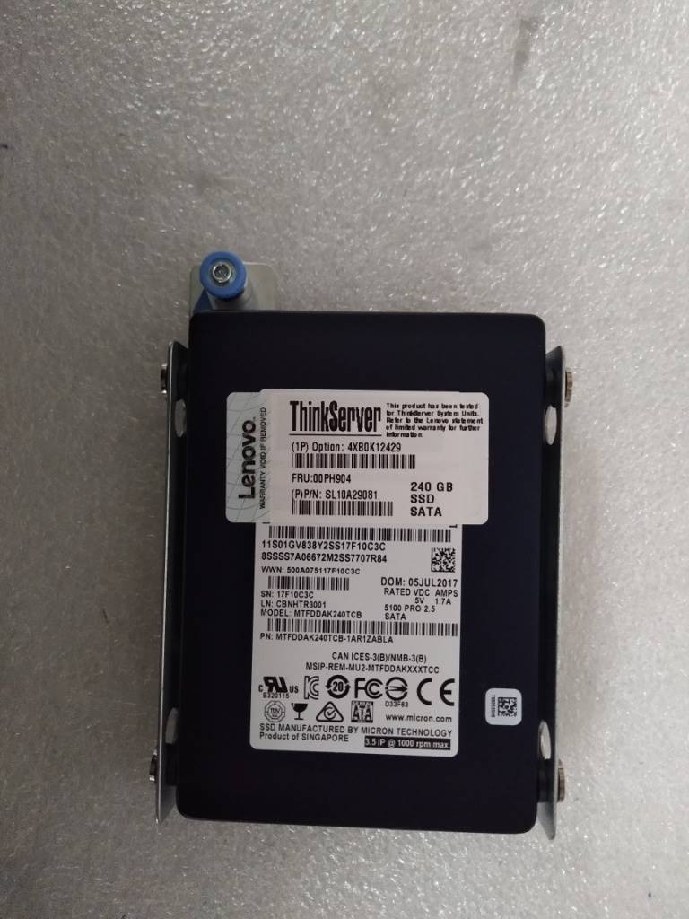 Lenovo Rack Server - RS160 (ThinkServer) SOLID STATE DRIVES - 00PH904