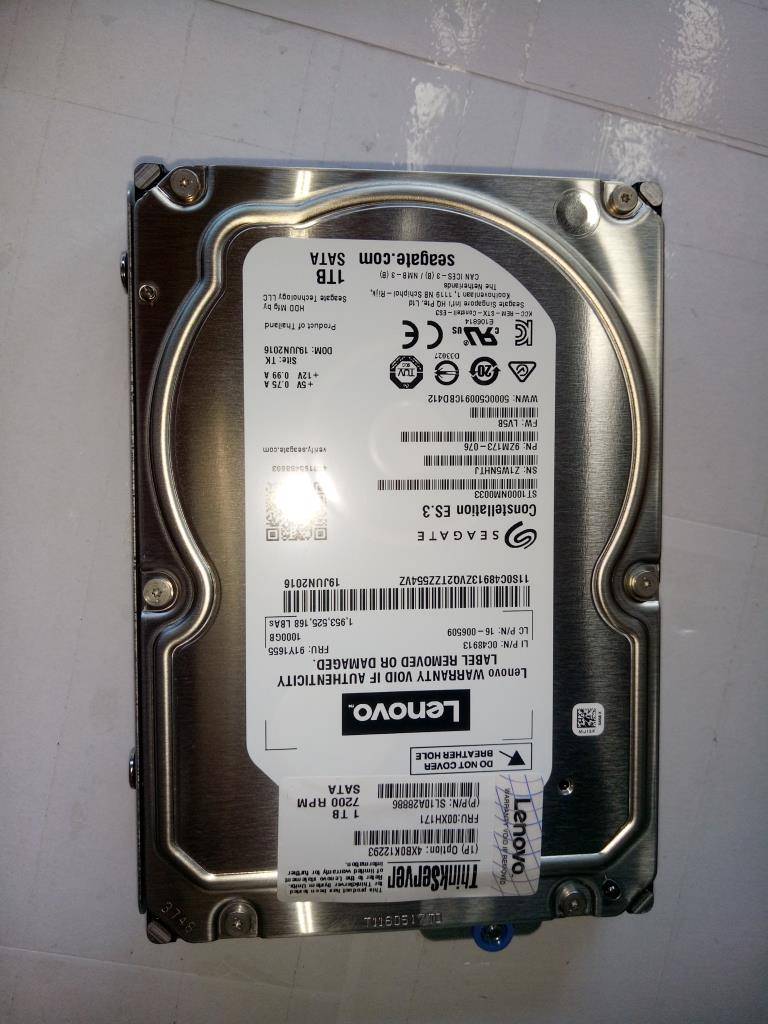 Lenovo Rack Server - RS160 (ThinkServer) HARD DRIVES - 00XH171