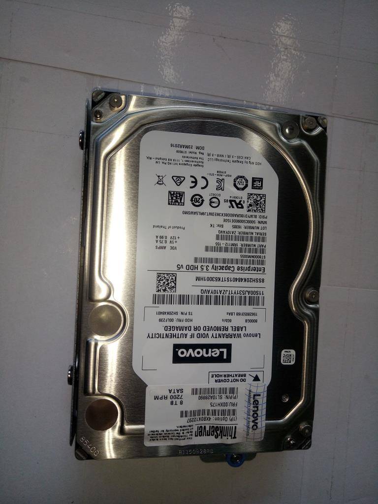 Lenovo Rack Server - RS160 (ThinkServer) HARD DRIVES - 00XH175