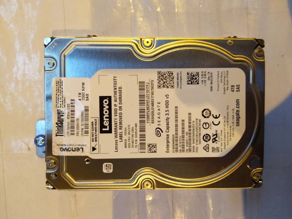 Lenovo Rack Server - RS160 (ThinkServer) HARD DRIVES - 00XH178