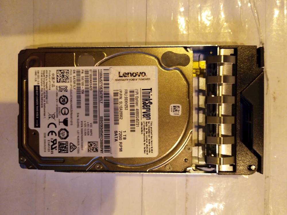 Lenovo Tower Server - TS460 (ThinkServer) HARD DRIVES - 00XH253