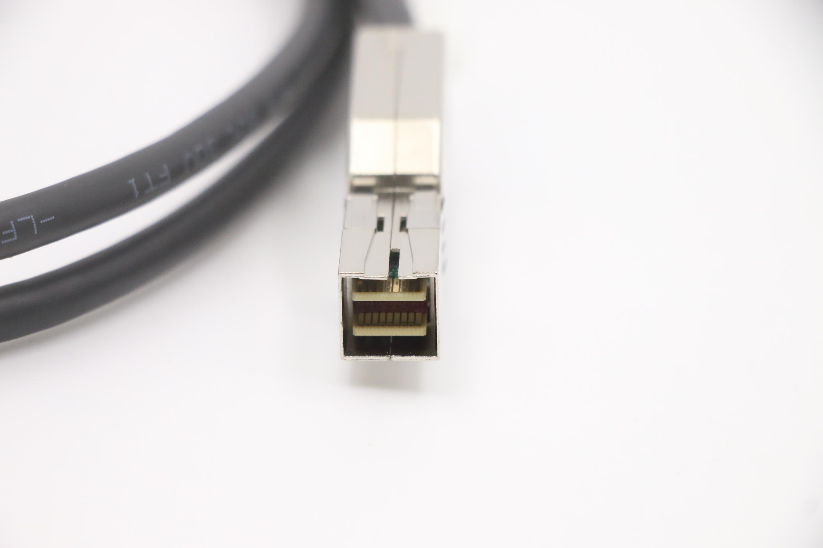 00YL853 - Original Lenovo SAS Ext 8644/8644 1M  Cable, 00YL848