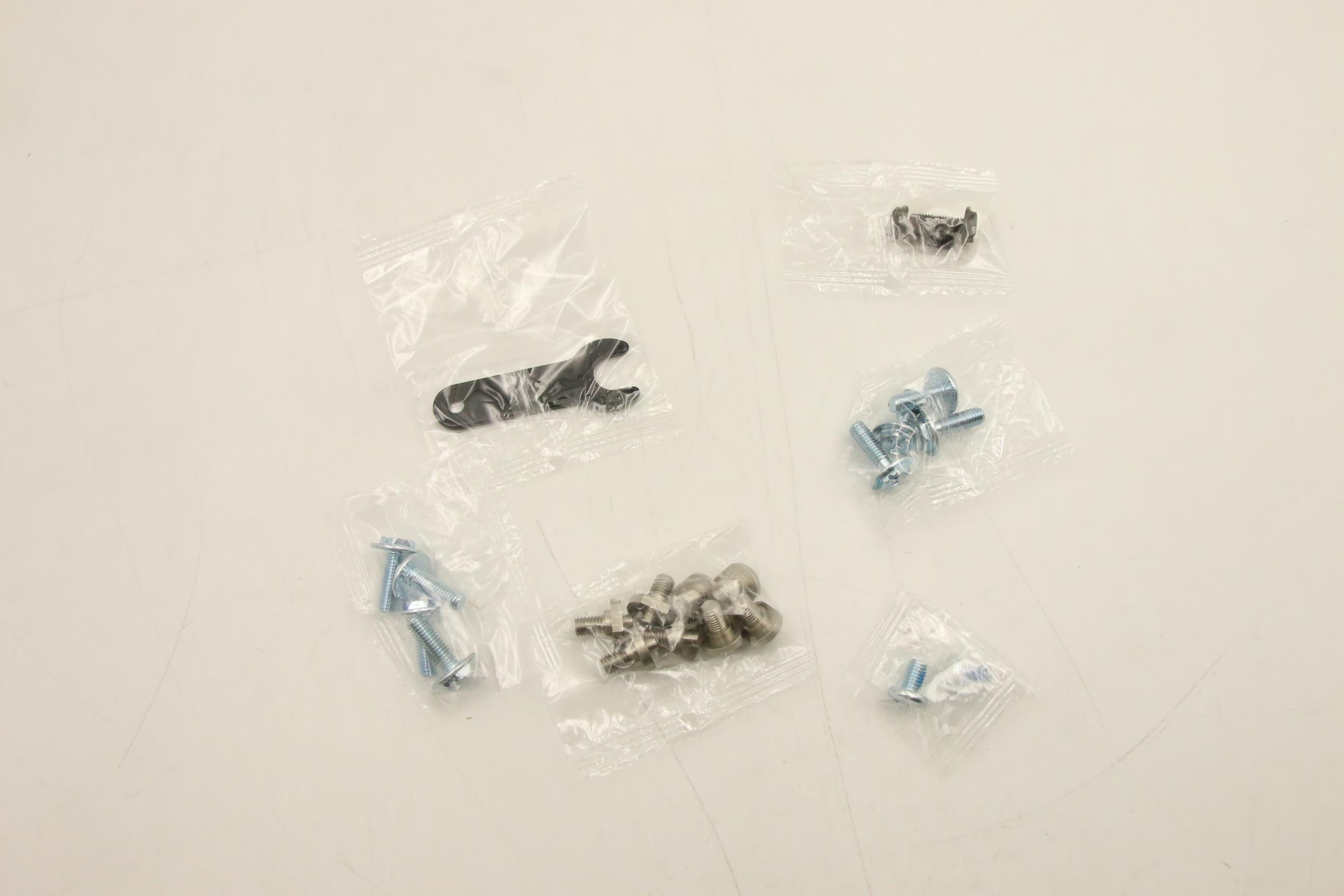 01DC148 - Original Lenovo Rack Mounting, 01CX614
