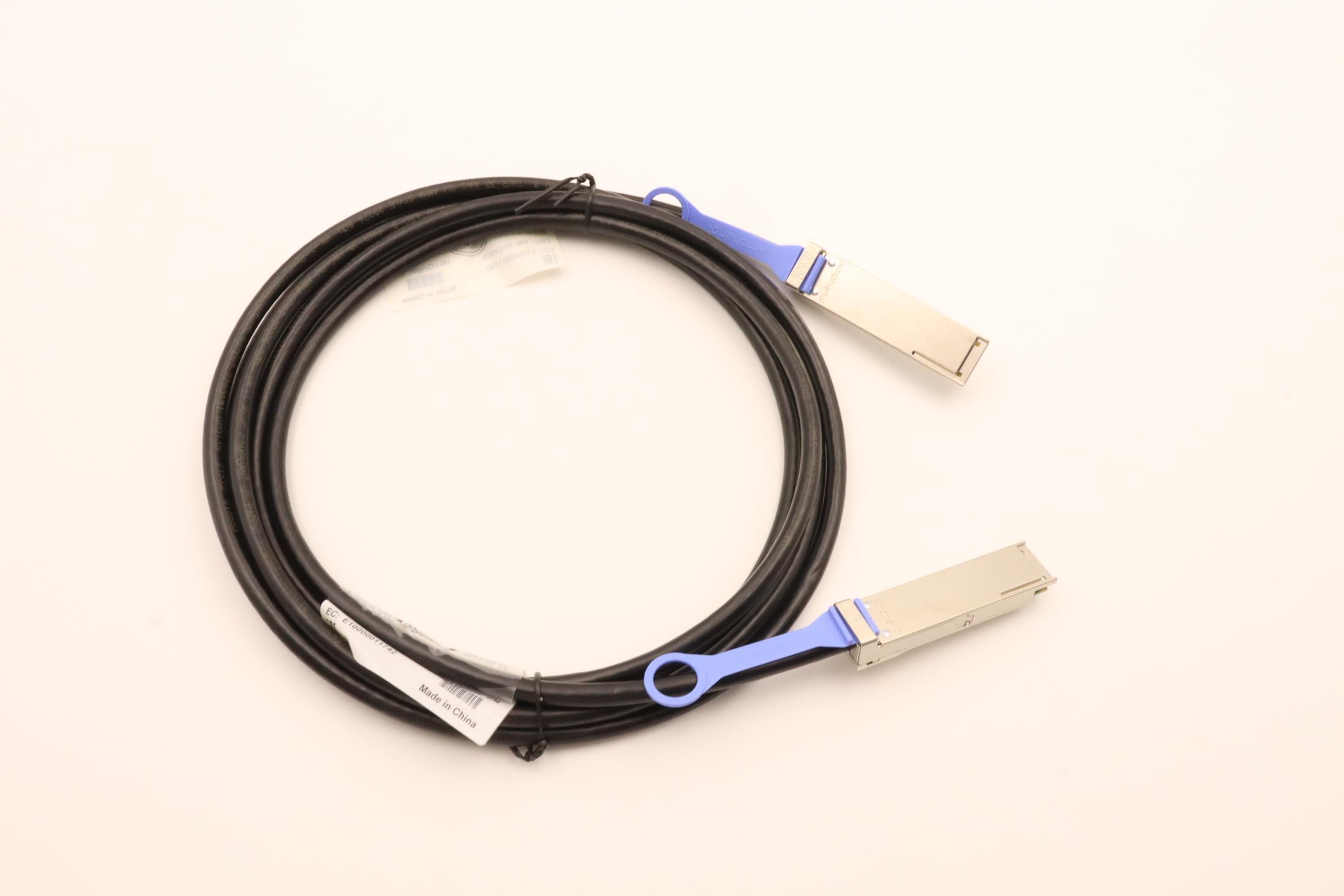 Lenovo STA RAID 930-16i 4GB Flash CABLES - 01GV910