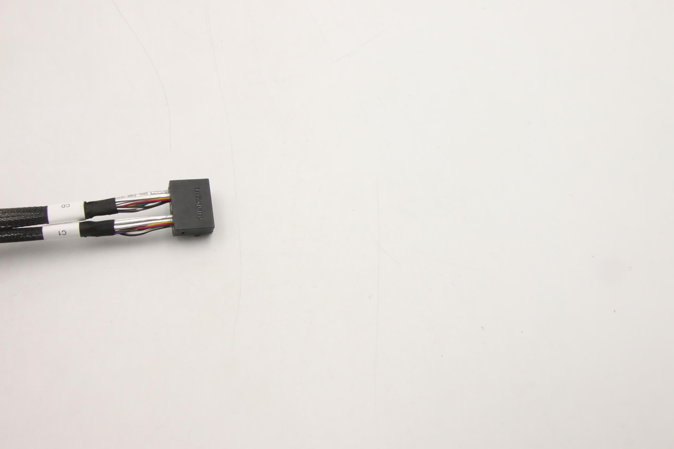 01PG463 - Original Lenovo INTERNAL RAID SAS CABLE, MSAS HD X8 TO TWO X4, 4Y37A16228