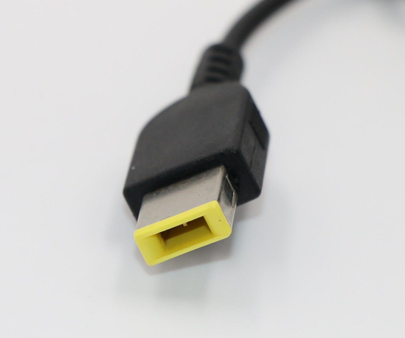 36200247 - Original Lenovo Chicony ADLX45NCC3A 20V2.25A adapter (Includes 0.5m Power Cord)