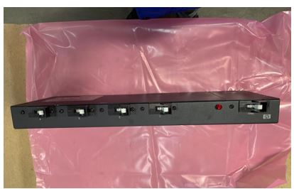 HPE Part 376275-B31 HPE Power distribution unit (PDU) - 200-240VAC, 40A - Has attached power cord with IEC 309 (M) 60A plug and four C19 (F) receptacles
