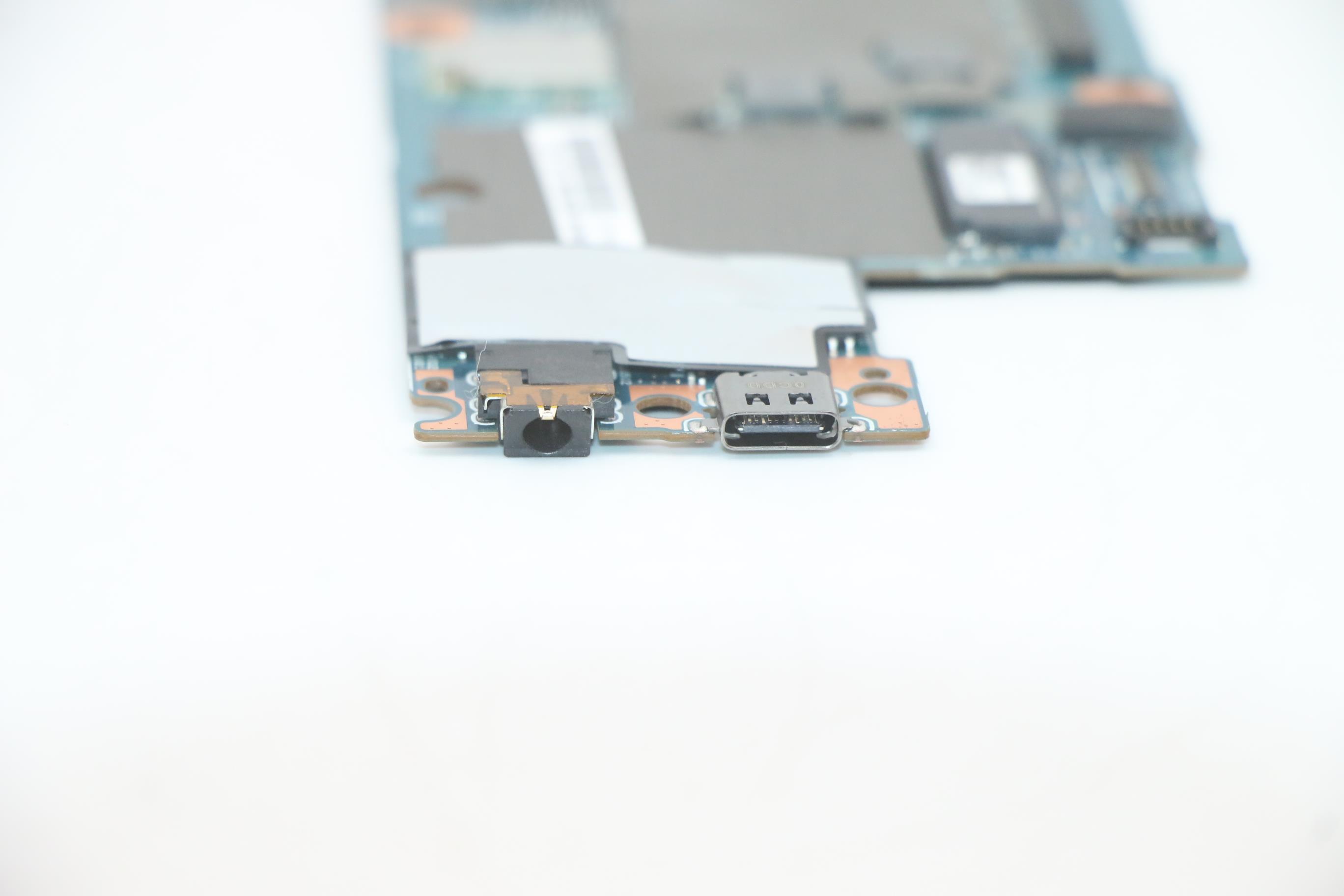 5B21A13040 - Original Lenovo Hera 1.0 INTEL FRU BDPLANAR FRU LBL Intel® Core™ i7-1180G7 vPro Processor (12MB L3 Cache, 2.2GHz, 4C), vPro, 8+8GB on board Memory, Y-dTPM, dTPM2.0 w/ L3, WIN, Y-ABS