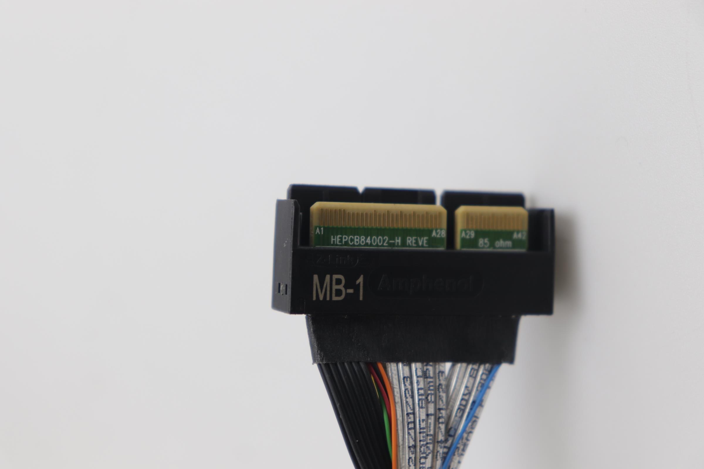 5C10U58826 - Original Lenovo CABLE Fru,MB 84pin NVME Gen4 Type2 bay1