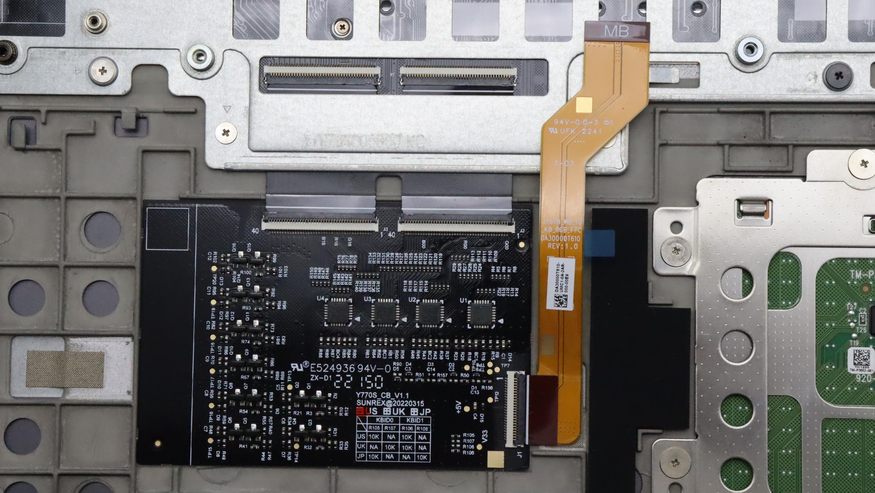 5CB1J32256 - Original Lenovo Keyboard with Upper Cover (Palmrest), English, 82UG, SG_RGB