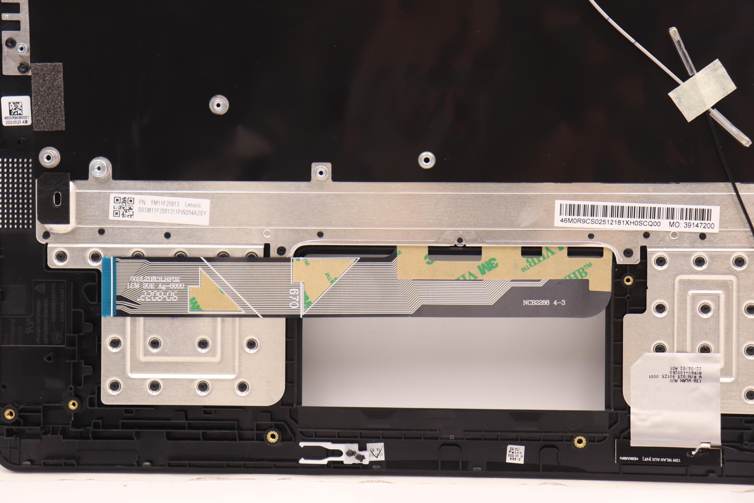 Lenovo Part  Original Lenovo Keyboard with Painting Upper Case (Palmrest), English, WFC, Black, with WLAN antenna