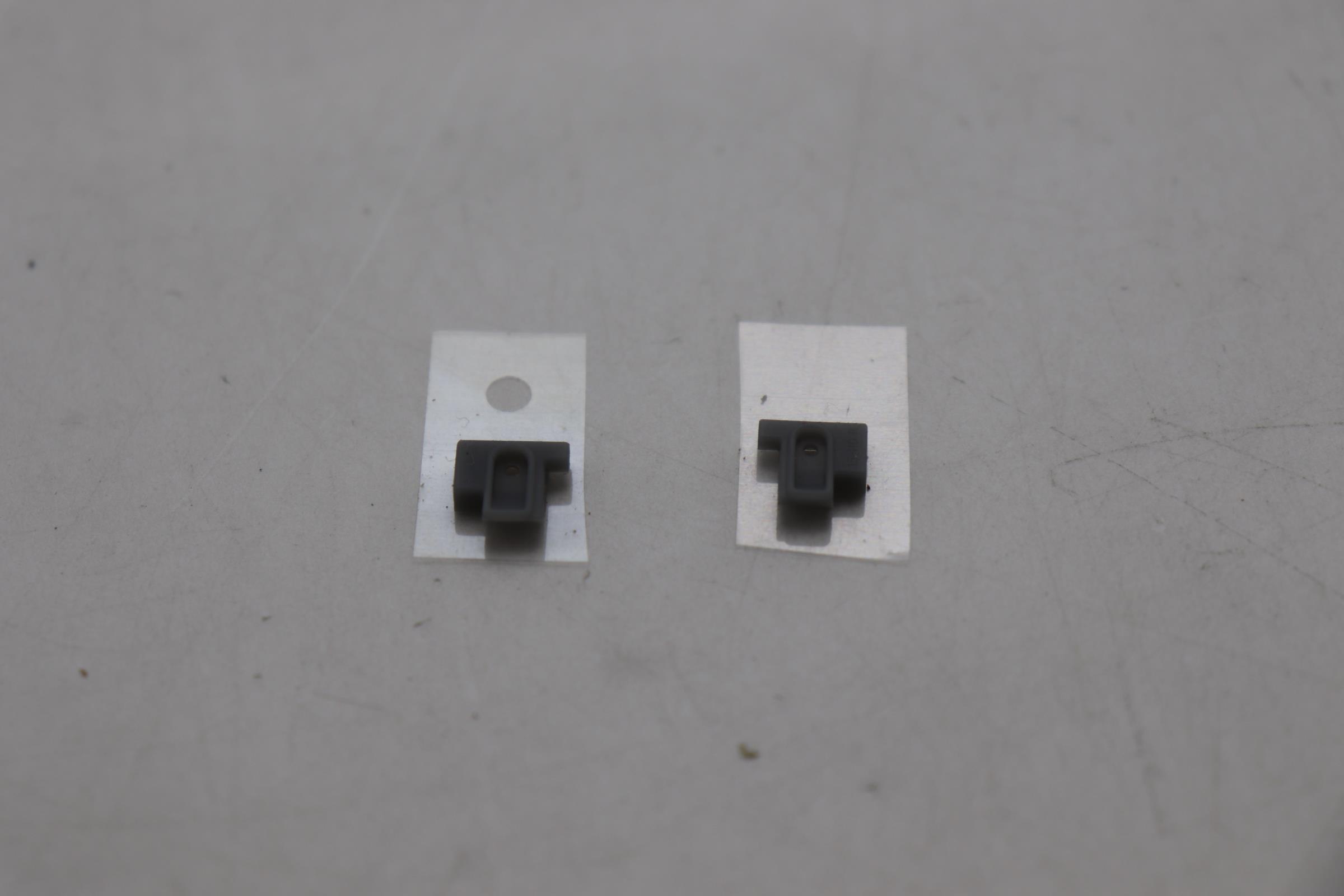 5R60S37330 - Original Lenovo RUBBER RUBBER L 83K1 MIC RUBBER L+R