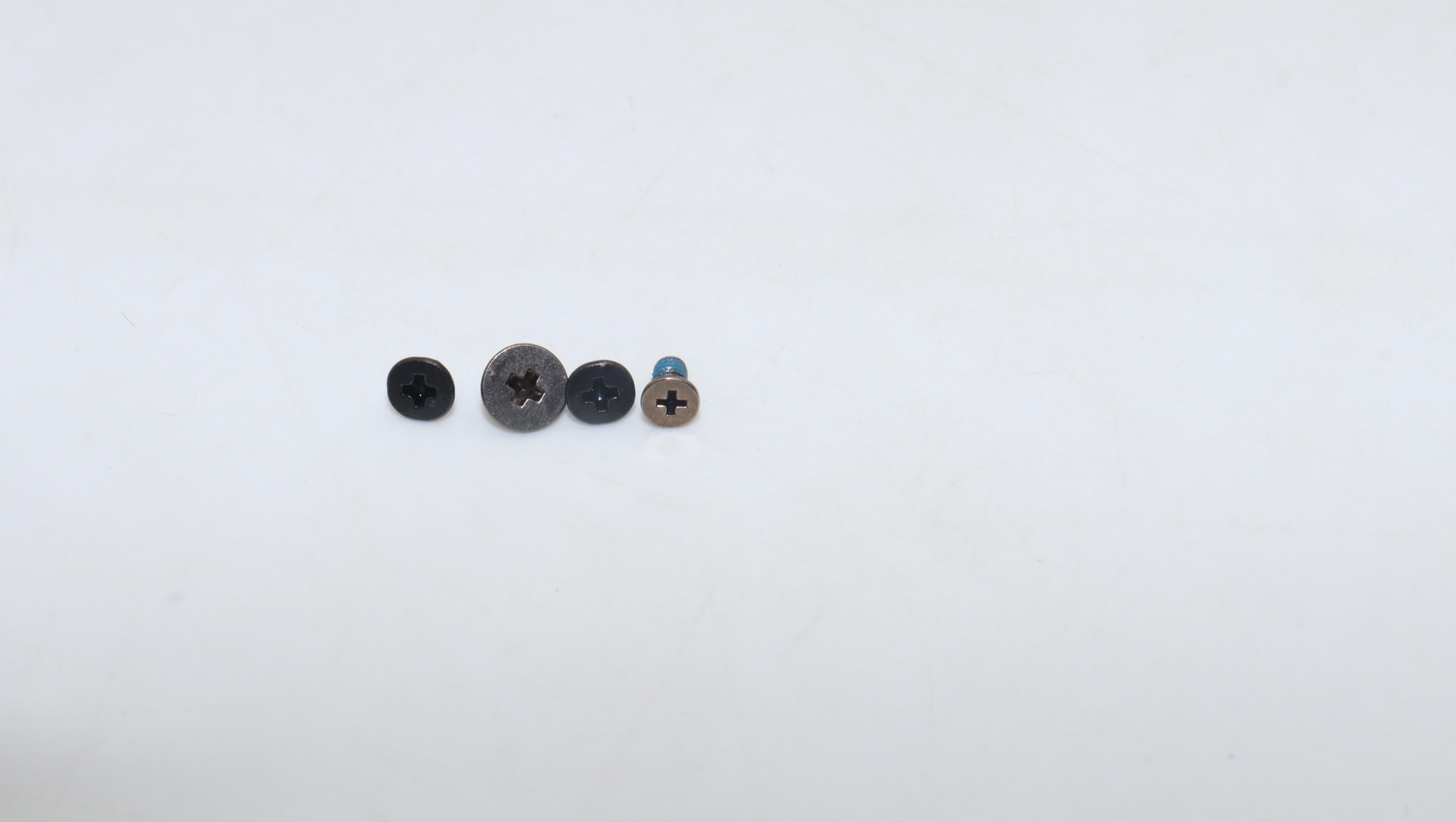 5S10S35586 - Original Lenovo SCREW Screw L82YQ Pack