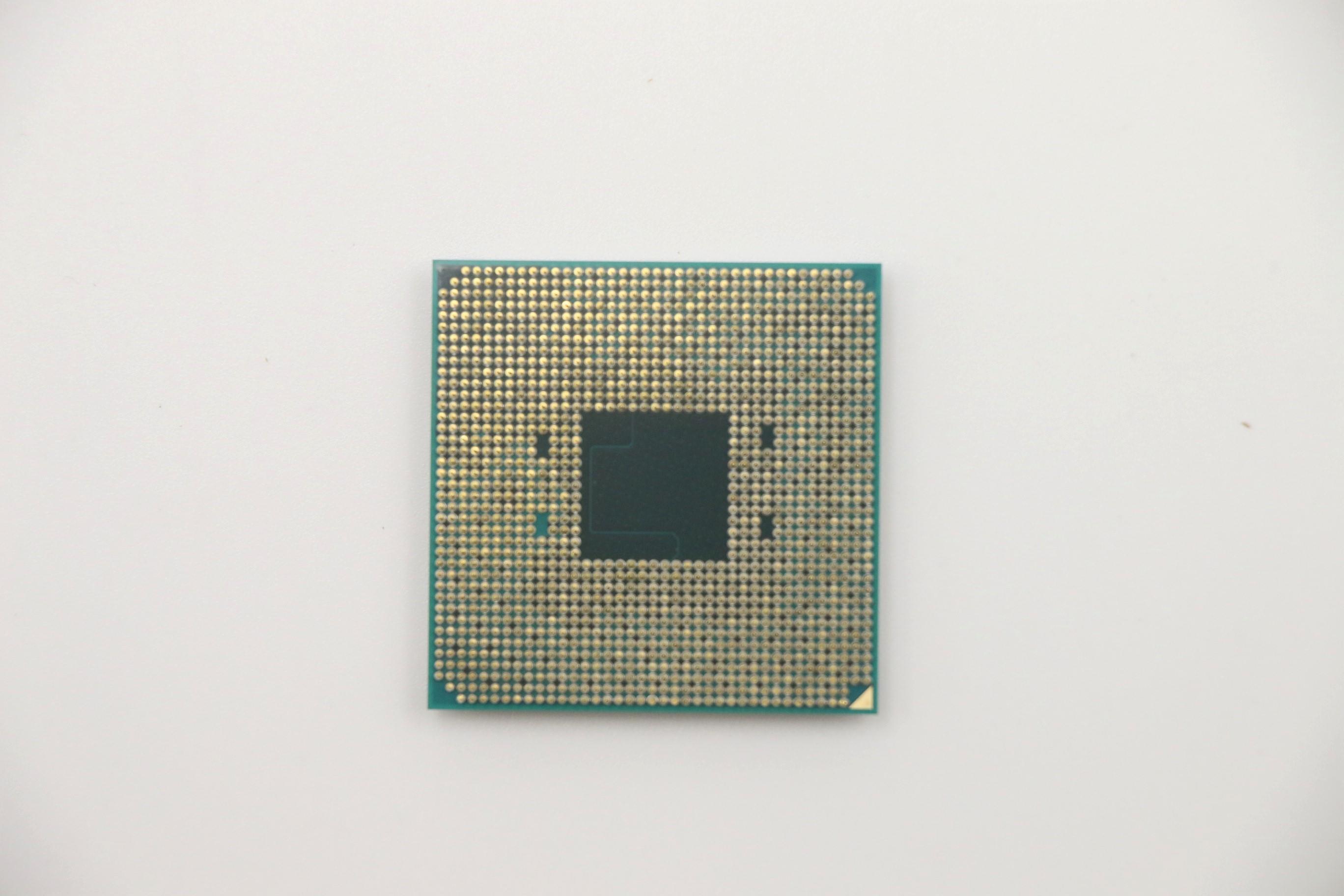 5SA0U56074 - Original Lenovo AMD Ryzen3 PRO 3200G 3.6GHz/4C/4M/65W AM4