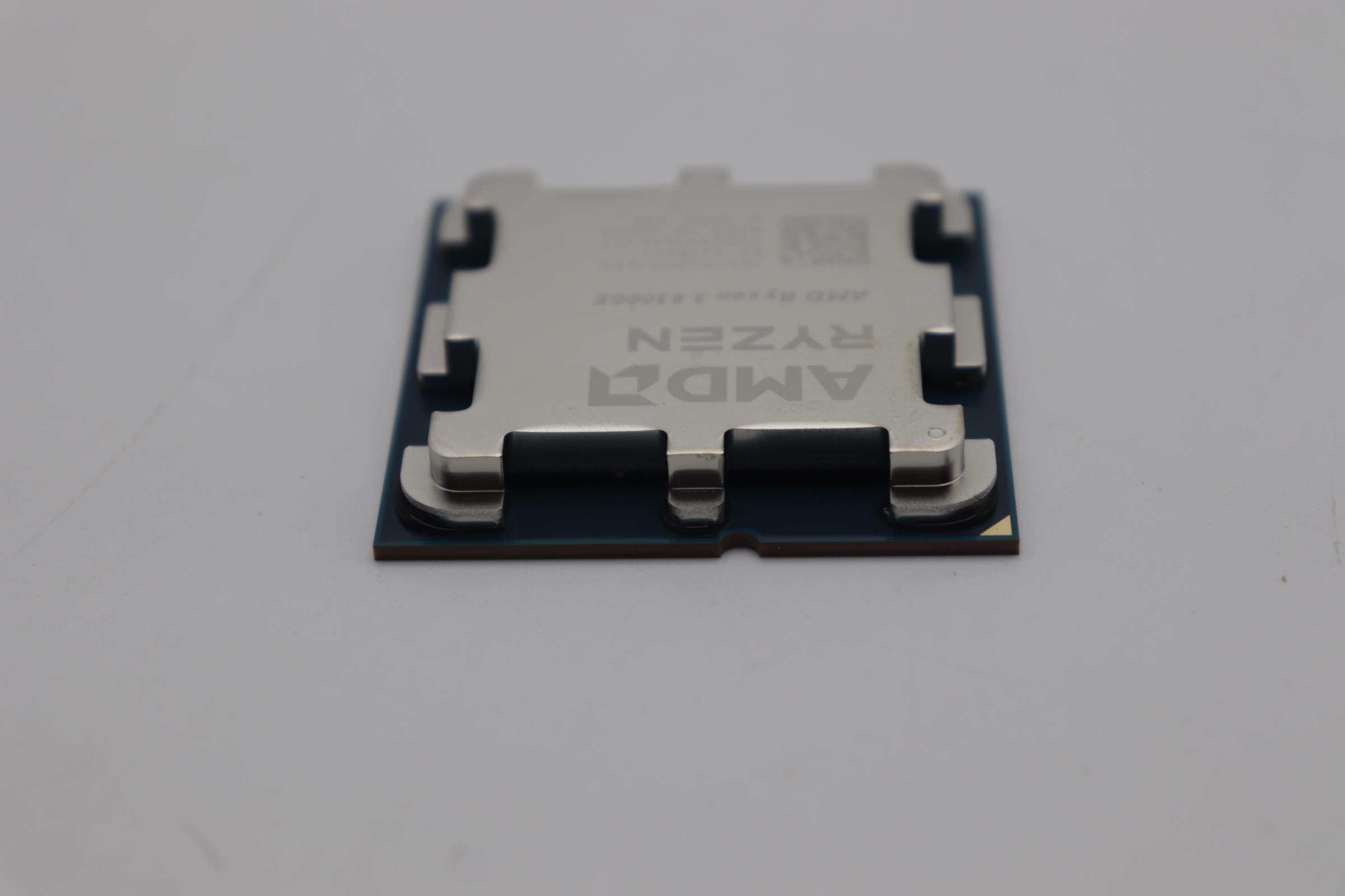 5SA1M85521 - Original Lenovo Processor AMD Ryzen 3 8300GE 3.5GHz/4C/8T/8M 35